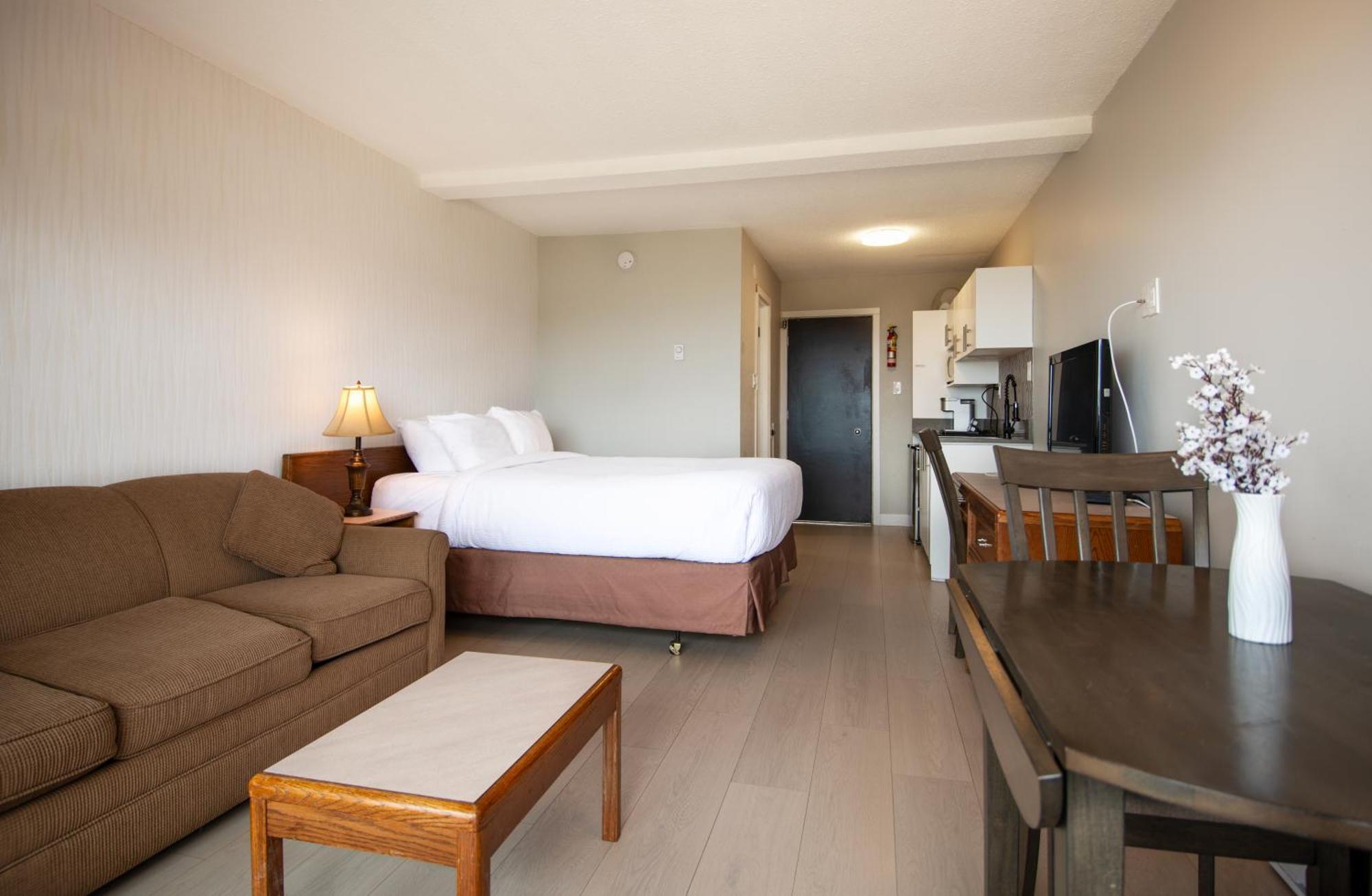 Sea Edge Motel Parksville Exterior photo