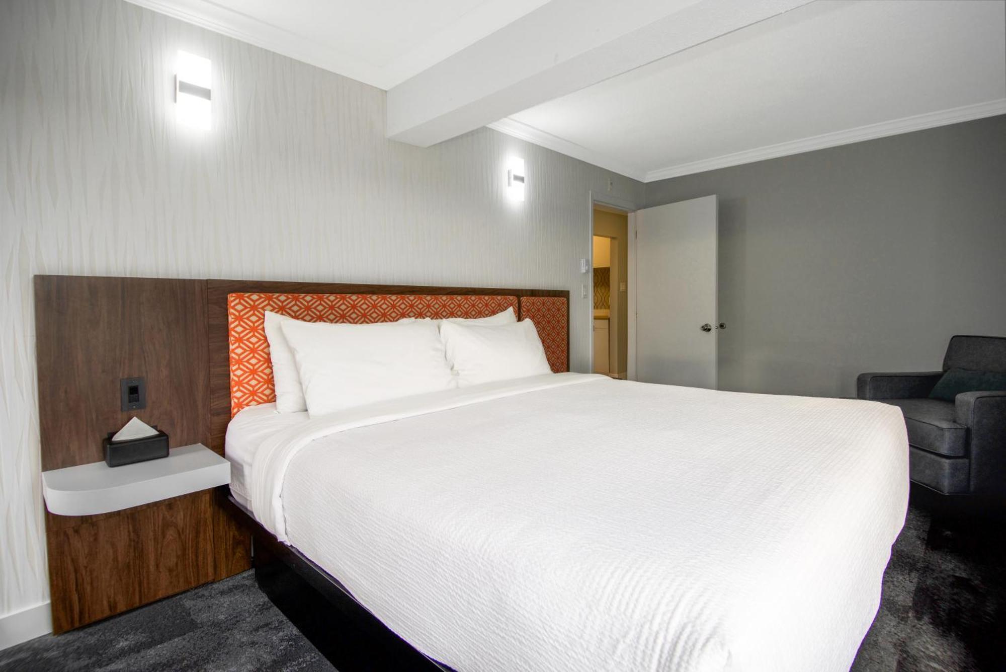 Sea Edge Motel Parksville Room photo
