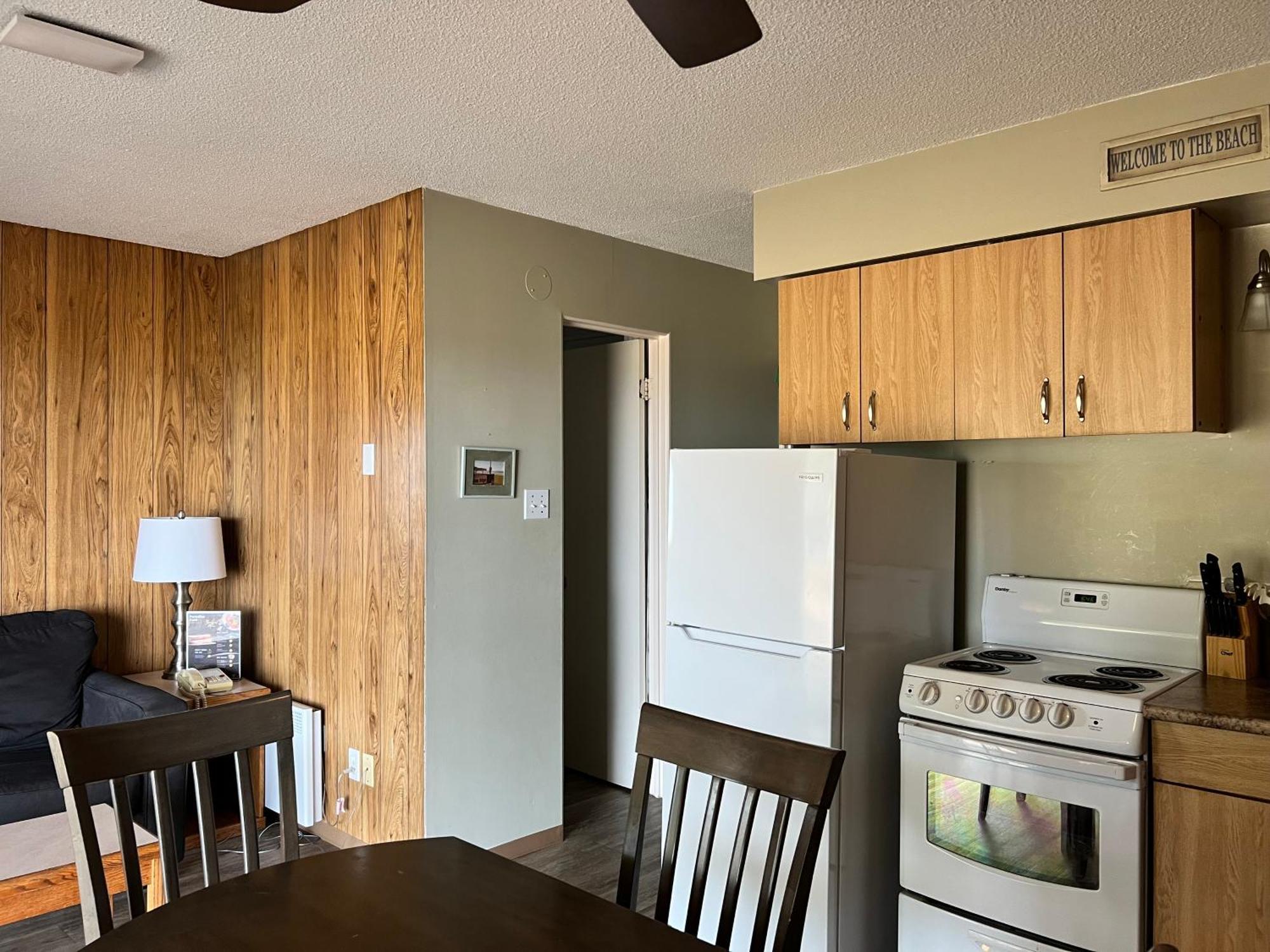 Sea Edge Motel Parksville Room photo